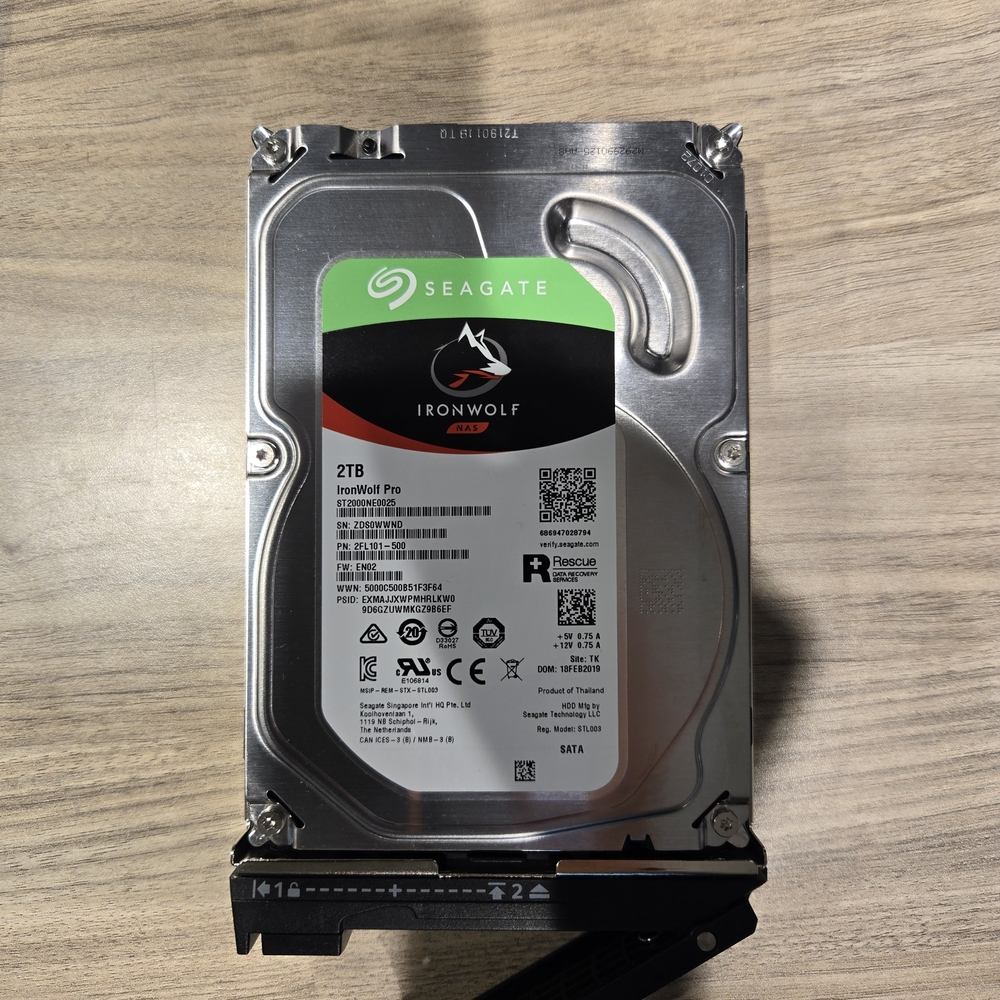 Netgear ReadyNAS 424 High-Performance Storage - Picture 5 of 7